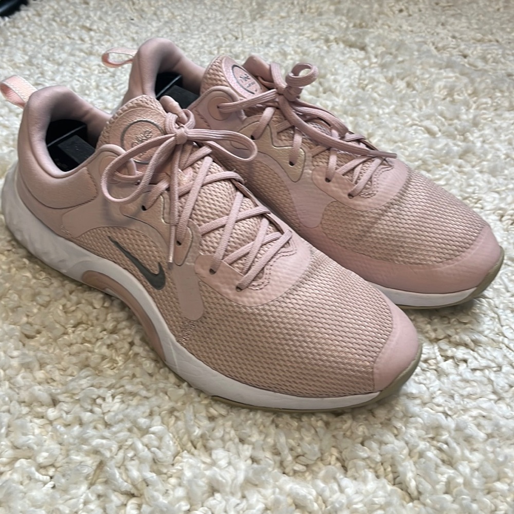 PRE-LOVED Women’s Sz 9.5 Nike Renew In-Season TR 11 Shoes